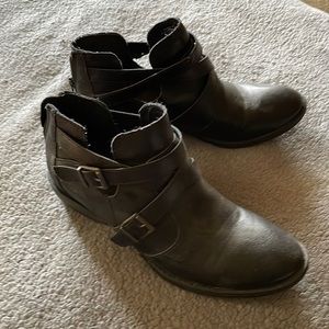 B o c booties. Size 9